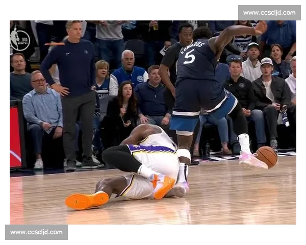 爱尔兰与瑞典激战正酣 双方实力对决引发球迷热议